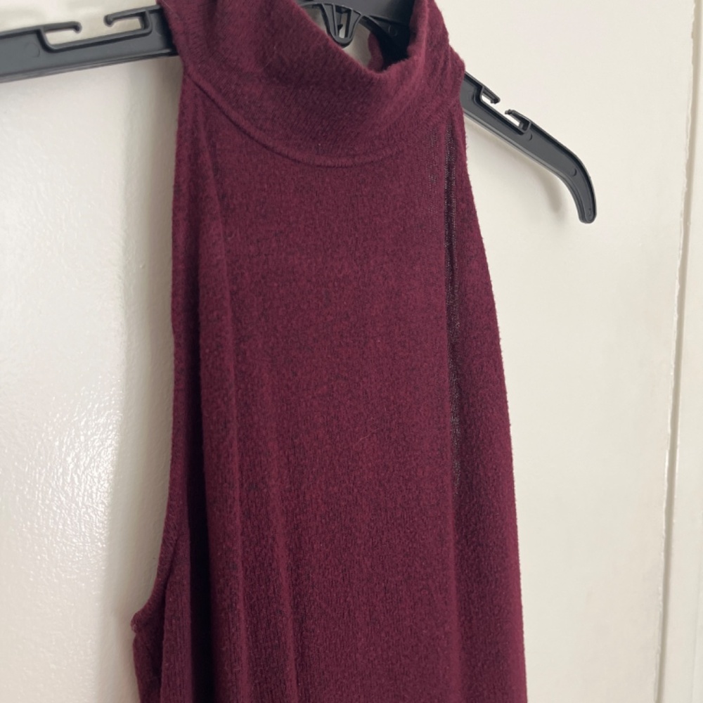 High Neck Tank - Picture 2 of 3